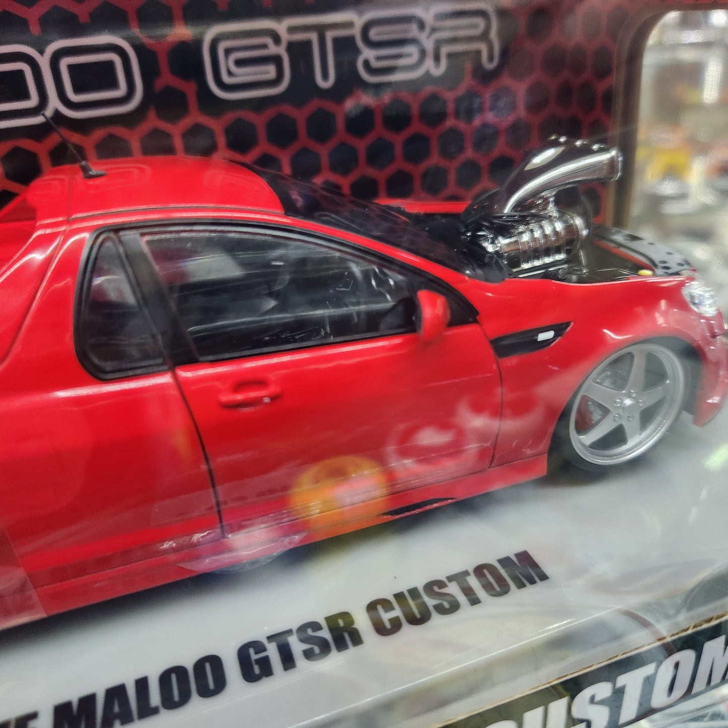 DDA - Holden VF Maloo GTSR Supercharged Ute (Red) - 1:24 Scale