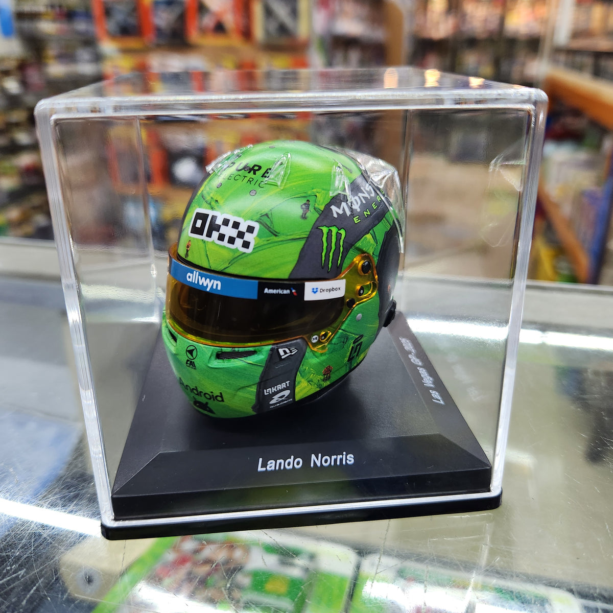 Spark Helmets - McLaren Formula 1 F1 Team - Lando Norris (Las Vegas 2025) - 1:5 Scale