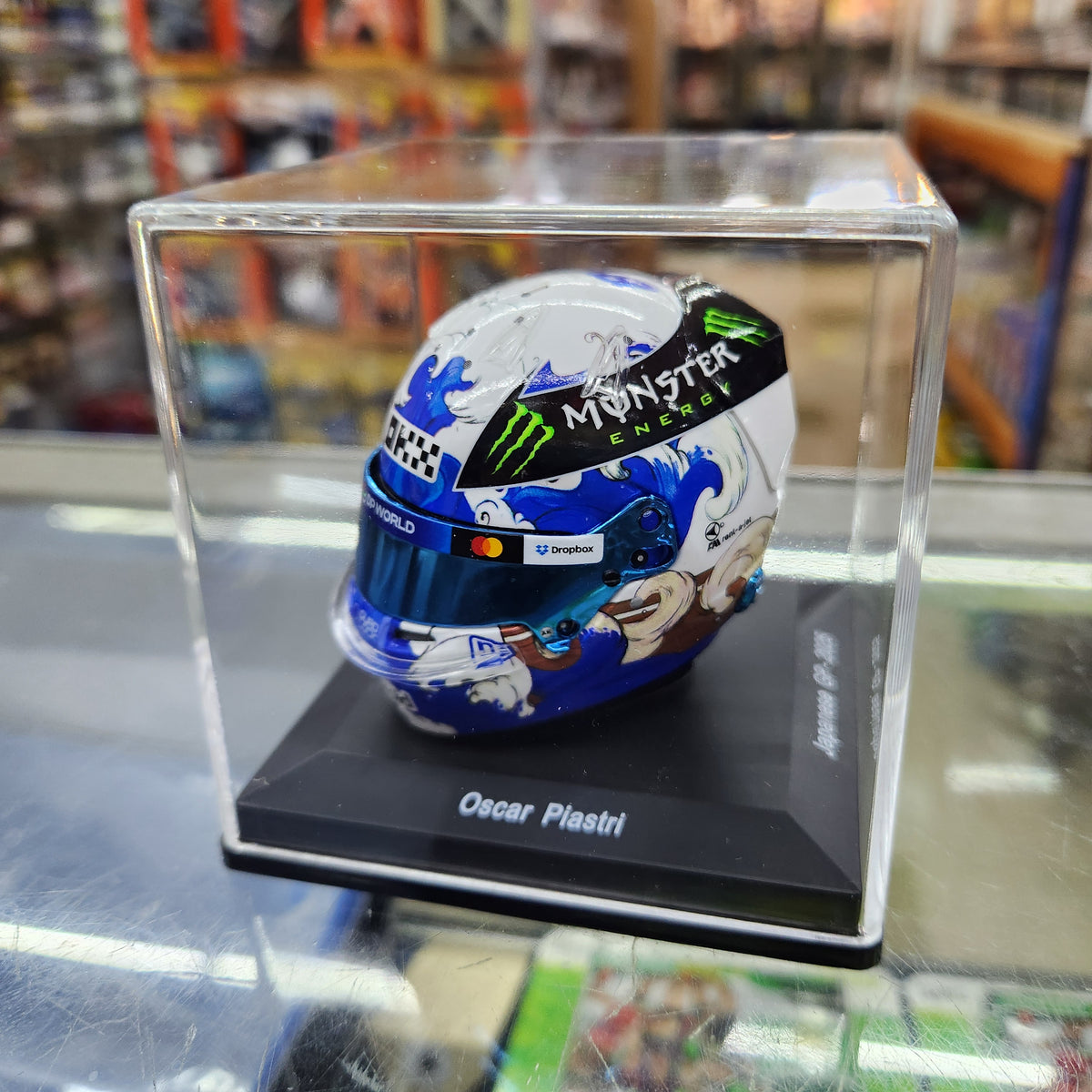 Spark Helmets - McLaren Formula 1 F1 Team - Oscar Piastri (Japanese GP 2025) - 1:5 Scale