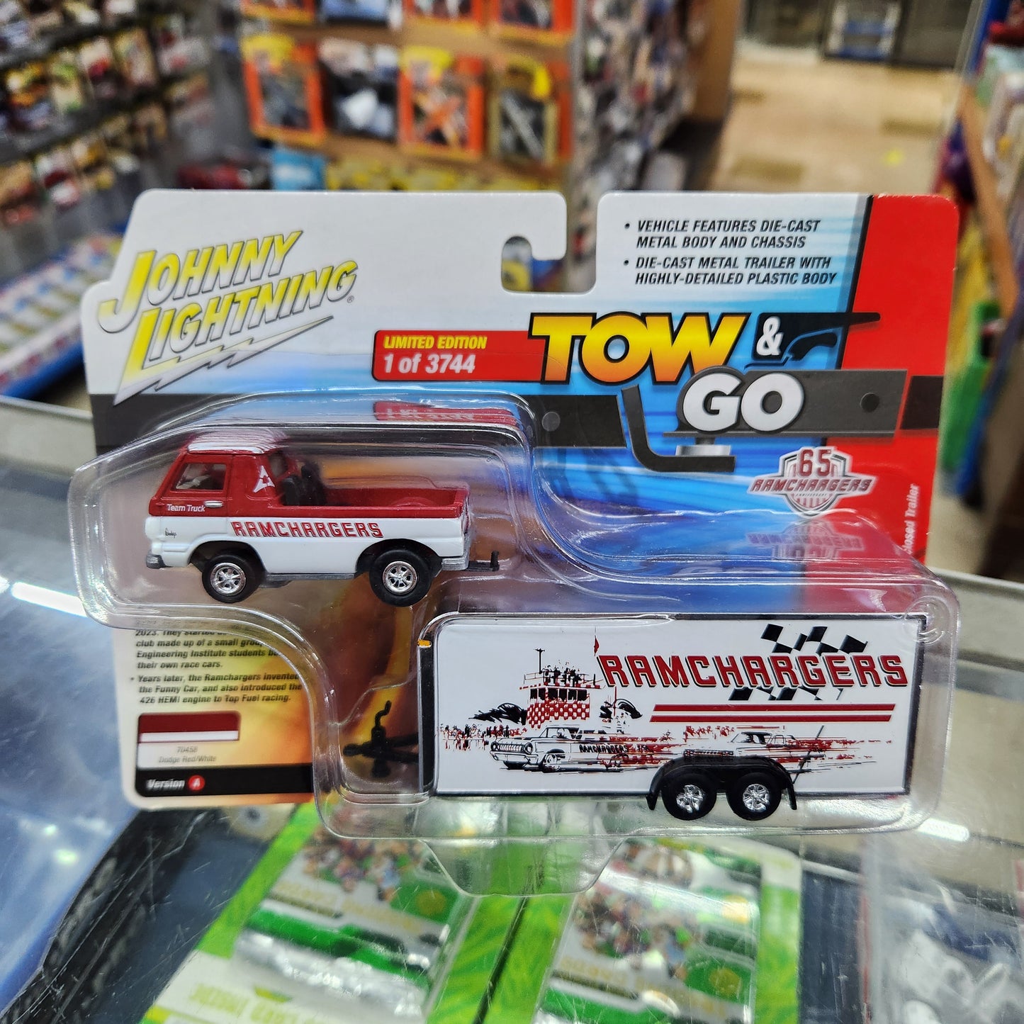 Johnny Lightning - Tow & Go Release 2 - 1965 Dodge A-100 Pickup with Trailer