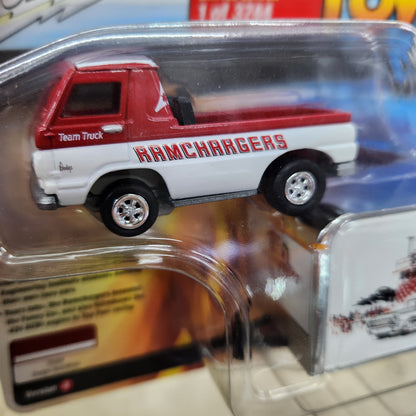 Johnny Lightning - Tow & Go Release 2 - 1965 Dodge A-100 Pickup with Trailer