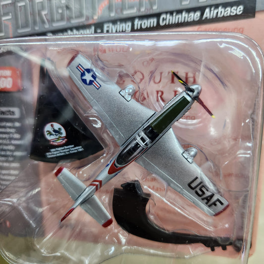 Johnny Lightning - 2023 Military R1 Ver B - North American Aviation F-51D Mustang