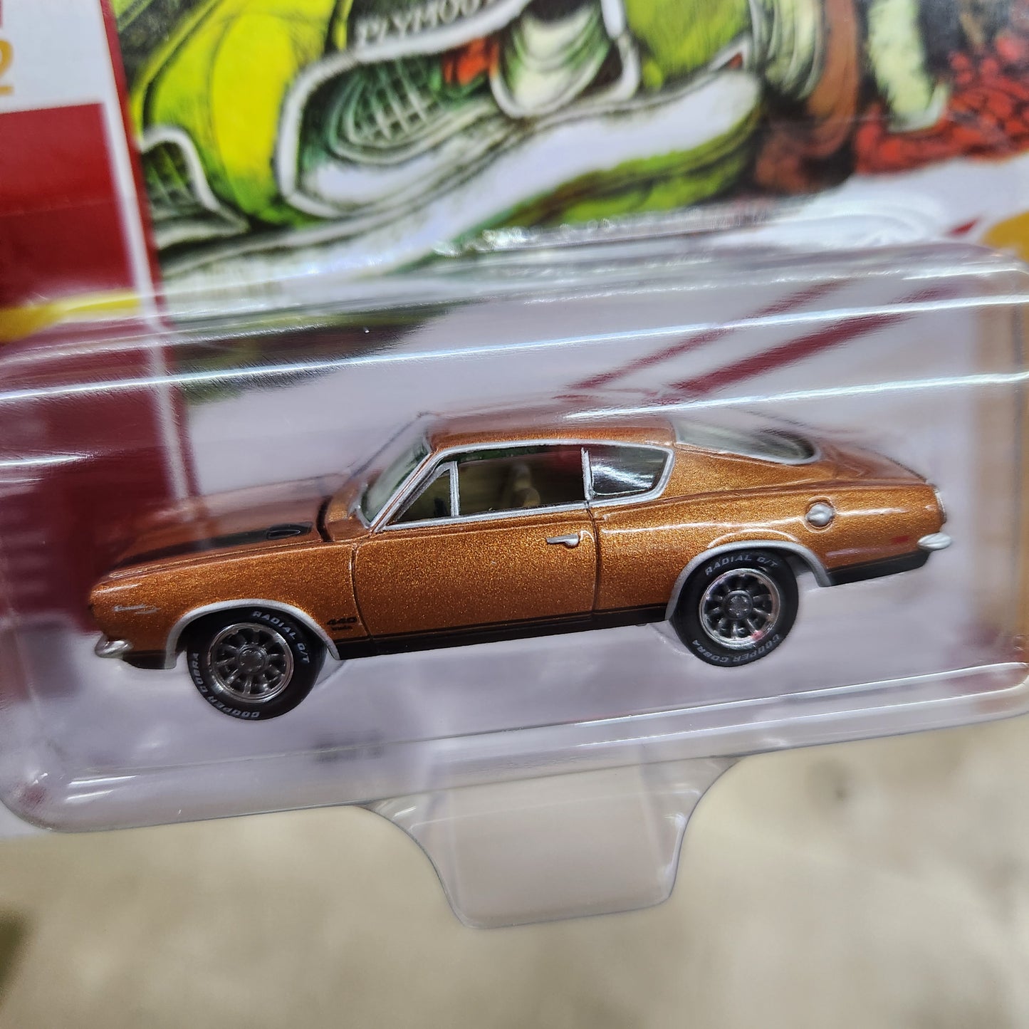 Johnny Lightning - 2023 Classic Gold R2 Ver B - 1969 Plymouth Barracuda