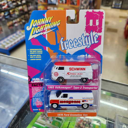 Johnny Lightning - Freestyle R2 Ver A - 1965 VW Type 2 Transporter & 1976 Ford Econoline