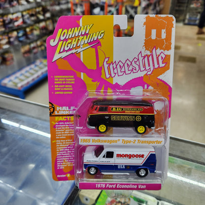 Johnny Lightning - Freestyle R2 Ver B - 1965 VW Type 2 Transporter & 1976 Ford Econoline