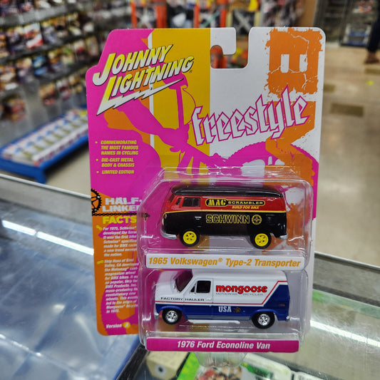 Johnny Lightning - Freestyle R2 Ver B - 1965 VW Type 2 Transporter & 1976 Ford Econoline