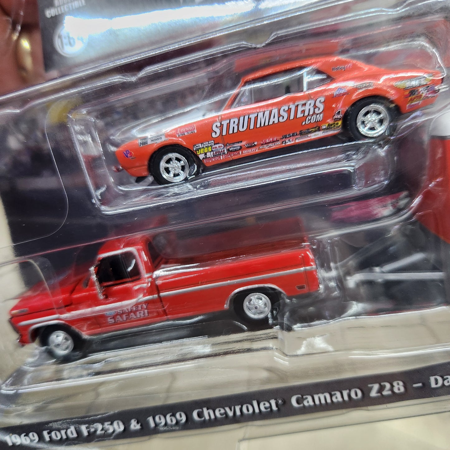 Greenlight - Racing 'Hitch & Tow' Series 6 - 1969 Ford F-250 & 1969 Camaro with Trailer