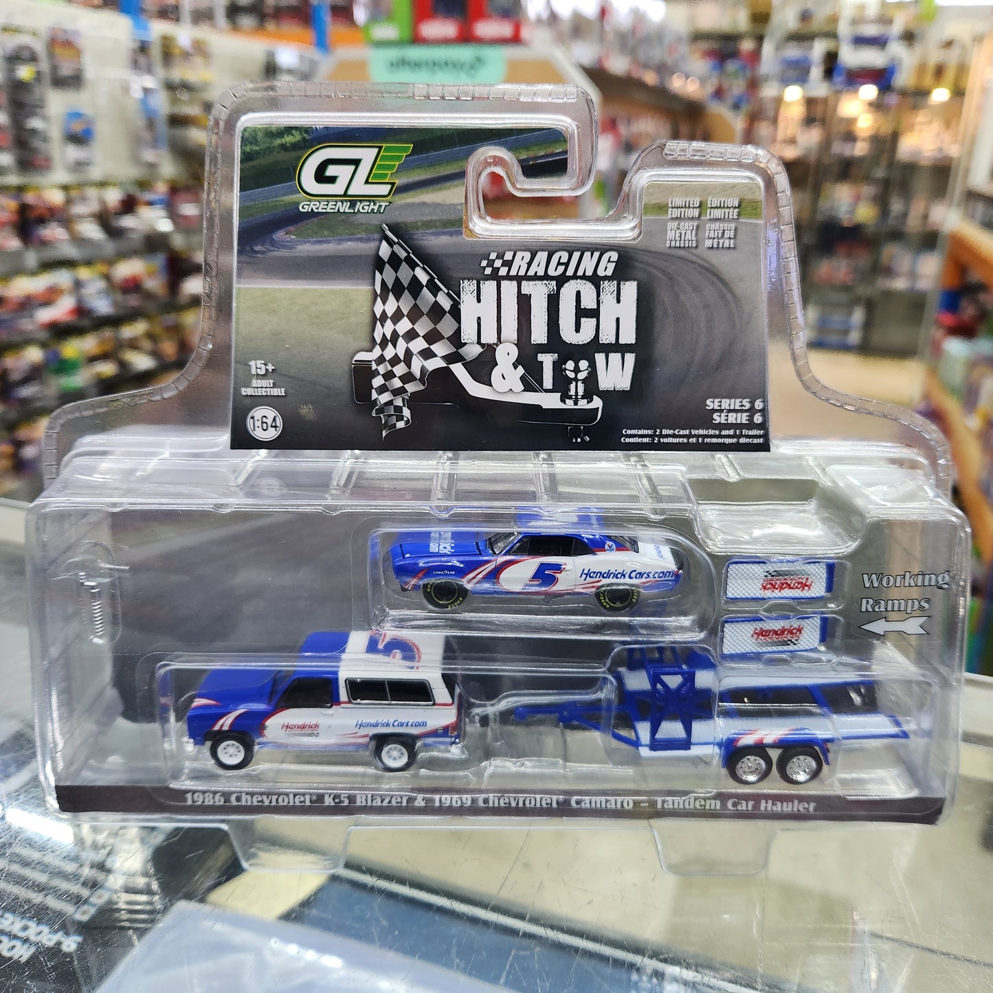 Greenlight - Racing 'Hitch & Tow' Series 6 - 1969 Chevy Camaro & 1985 Chevy K5 Blazer'Henricks Motorsport' with Trailer