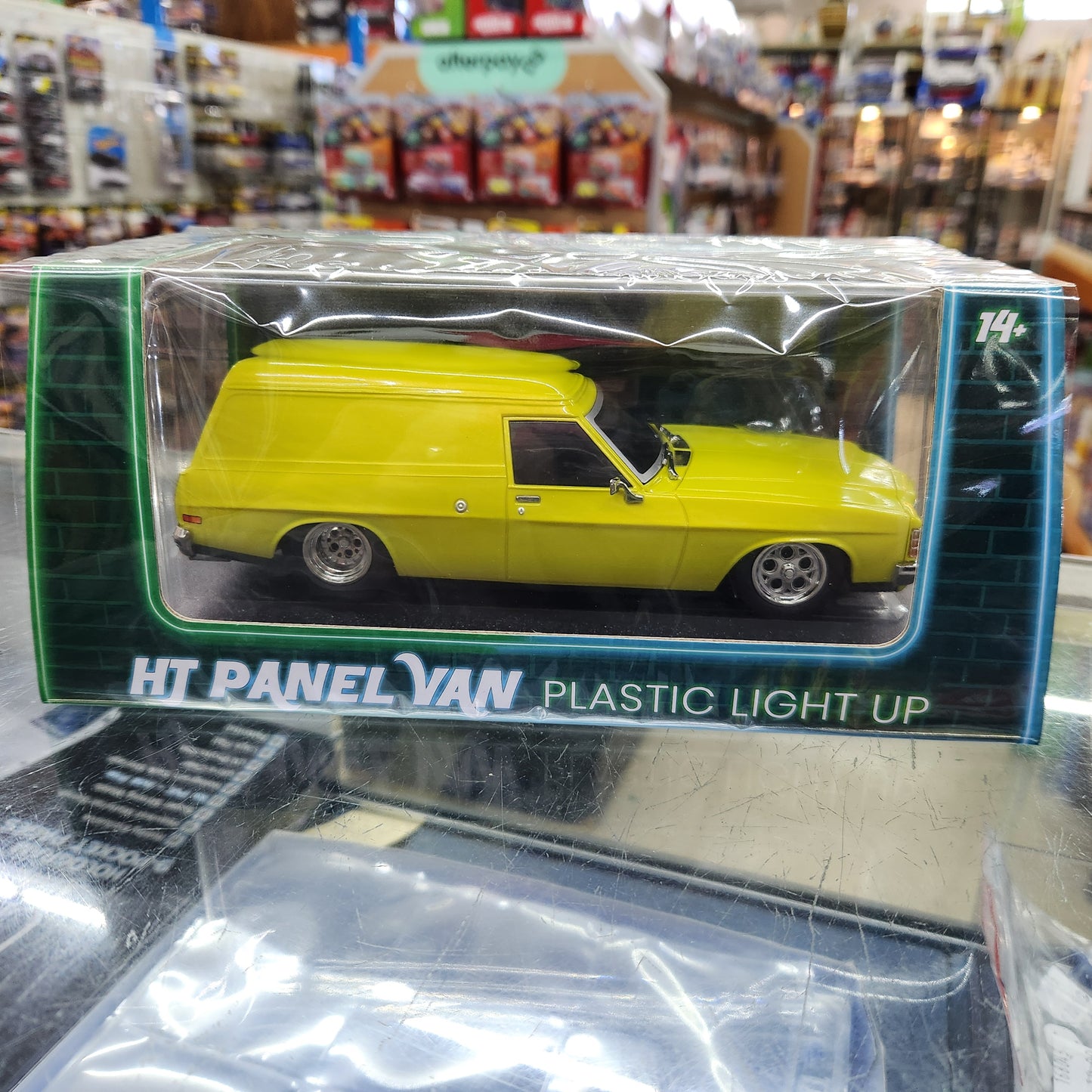 DDA - Holden HJ Panel Van (Yellow) - Light Up - 1:24 Scale