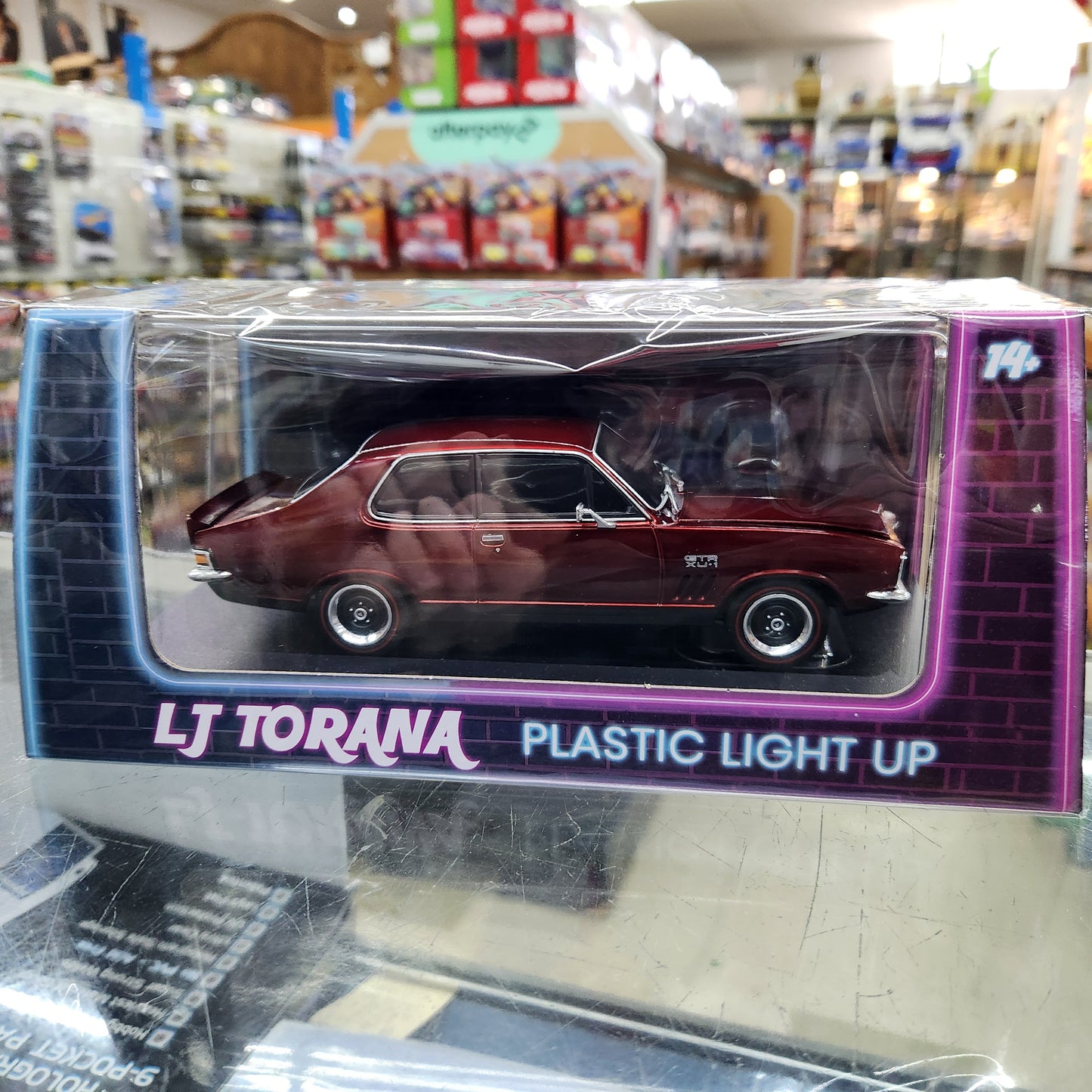 DDA - Holden LJ Torana (Burgundy) - Light Up - 1:24 Scale