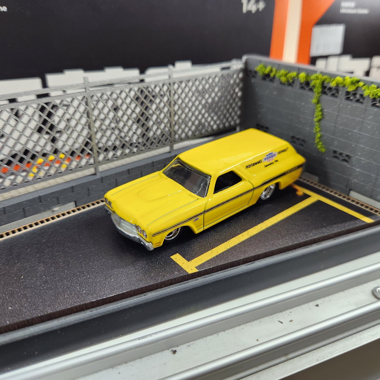 Diorama - Street Parking Lot (Single Carpark) - 1:64 Scale