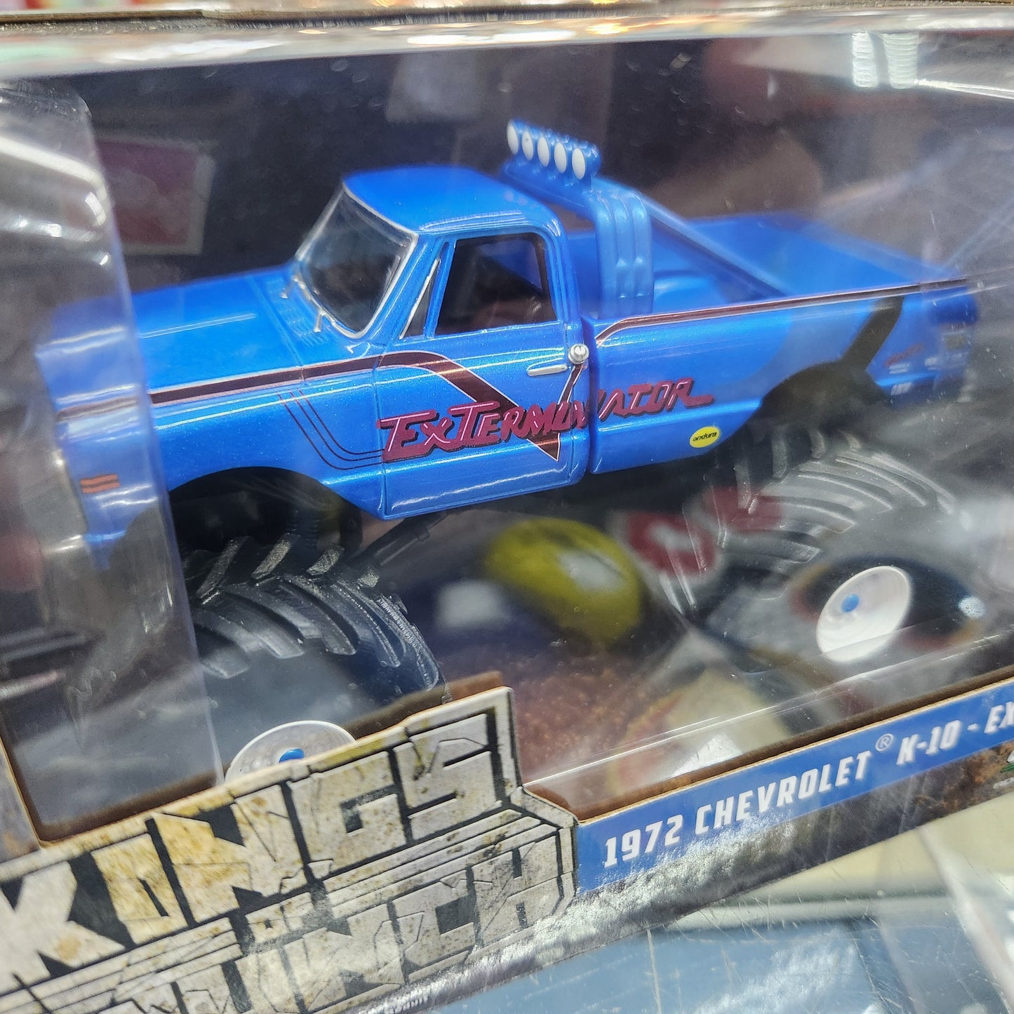 Greenlight - Kings of Crunch Monster Trucks (Series 3) - 1972 Chevrolet K-10 'Exterminator' - 1:43 Scale