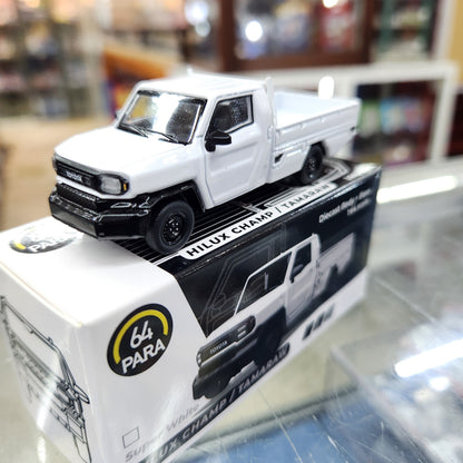 Para64 - 2025 Toyota Hilux Champ Tamaraw (Super White) - 1:64 Scale