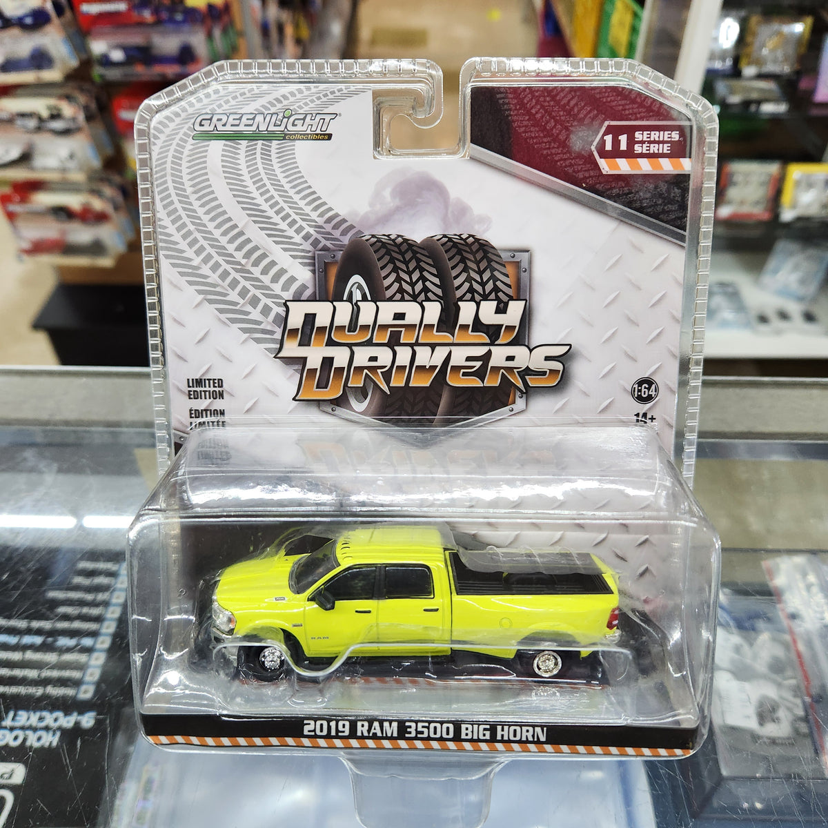 Greenlight - Dually Drivers Series 11 - 2019 RAM 3500 Big Horn 'Fluoro Green'