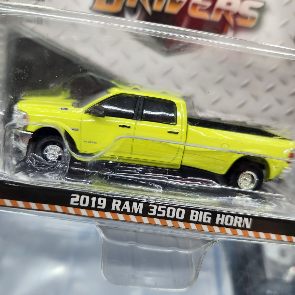 Greenlight - Dually Drivers Series 11 - 2019 RAM 3500 Big Horn 'Fluoro Green'
