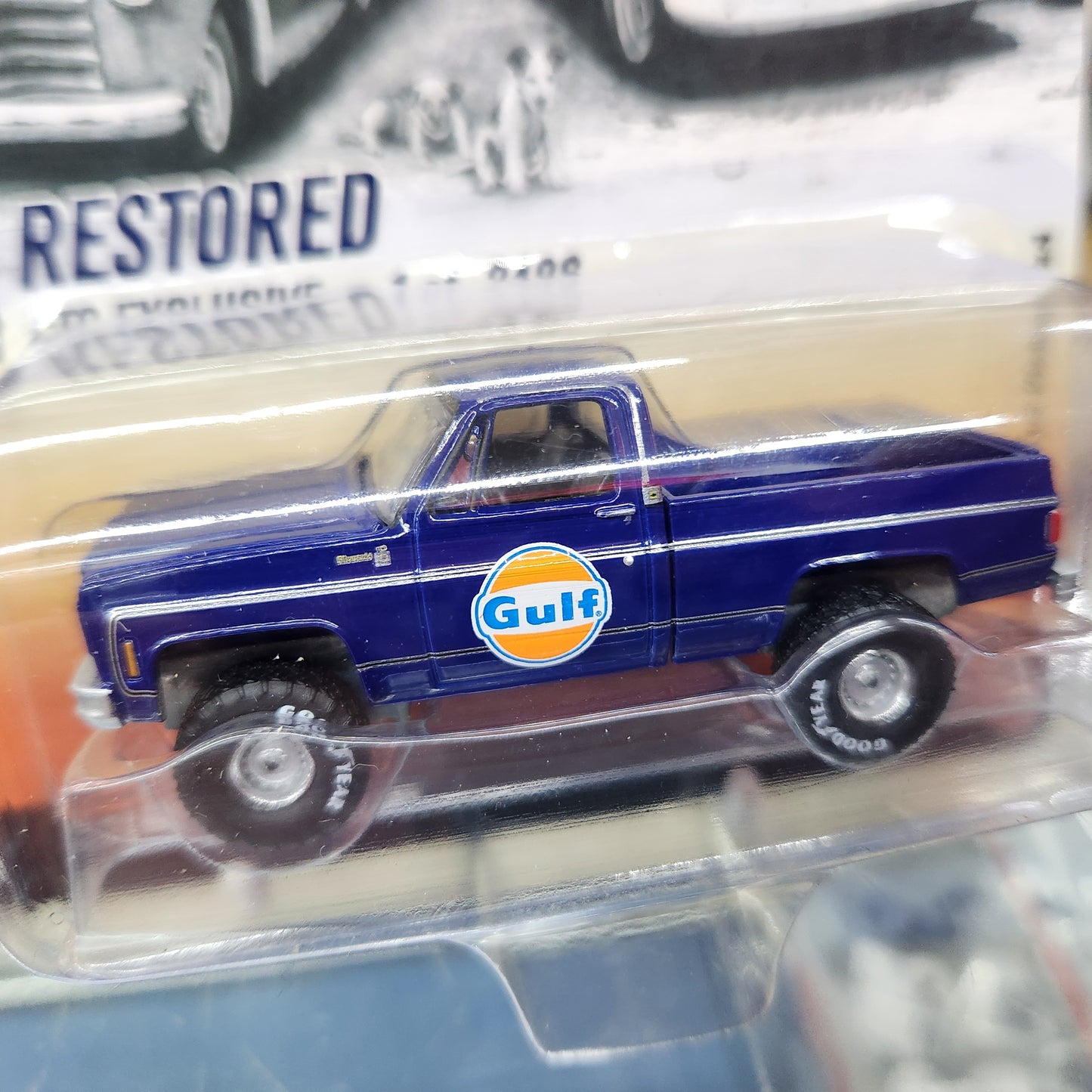Auto World - 1978 K10 Pickup 4x4 (Gulf) 'Restored CTC Exclusive' - 1:64 Scale