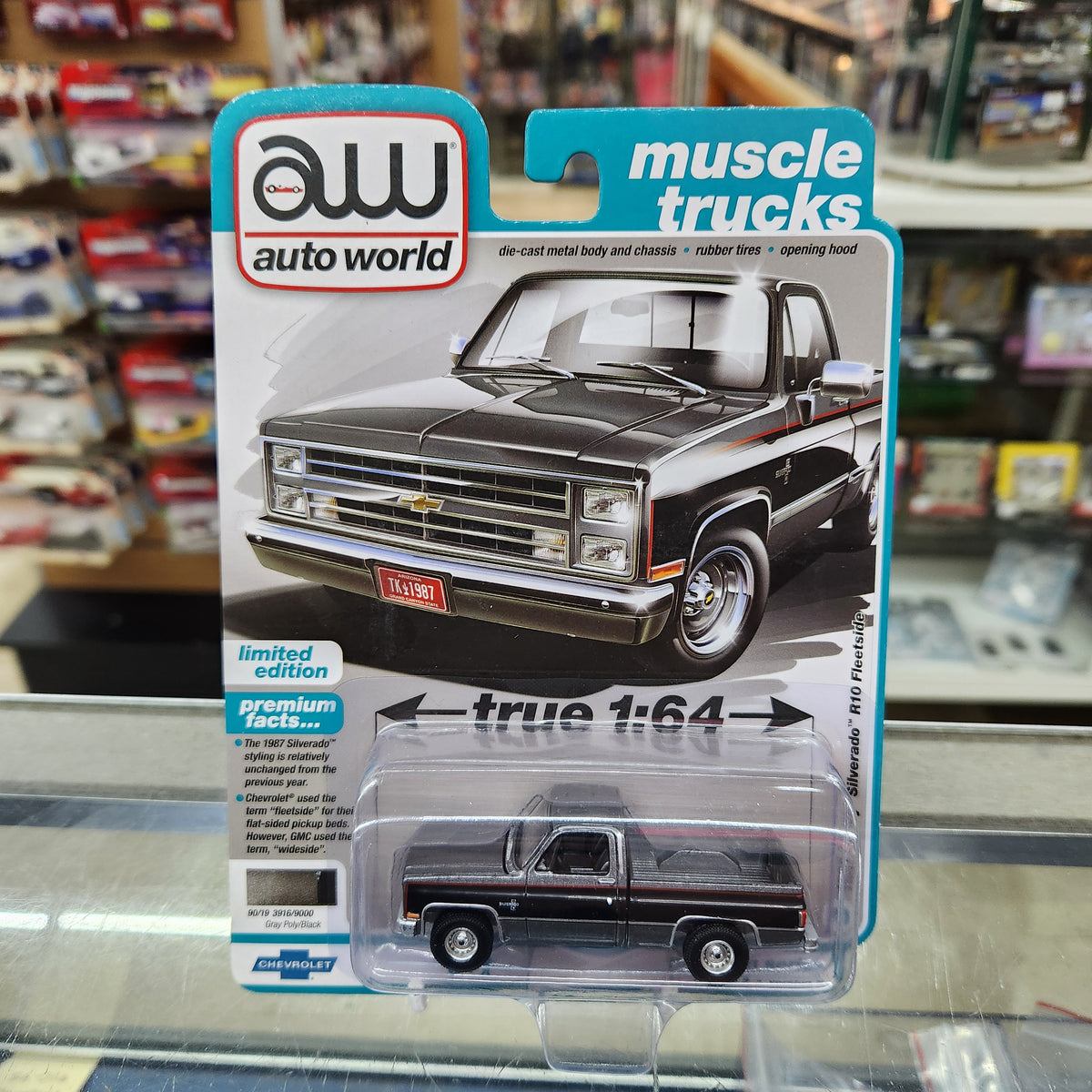 Auto World - 2022 Premium Series R2 Vers A. - 1987 Chevy Silverado R10 Fleetside - 1:64 Scale