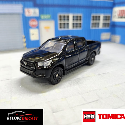TOMICA - No.67 Toyota Hilux - 1:70 Scale