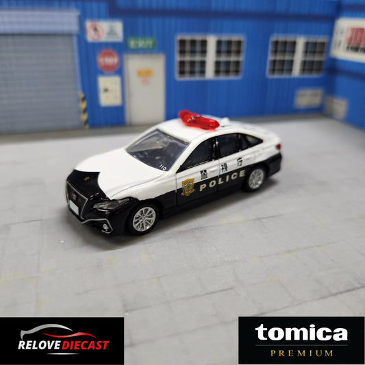TOMICA PREMIUM - No.10 Toyota Crown Police Car - 1:65 Scale