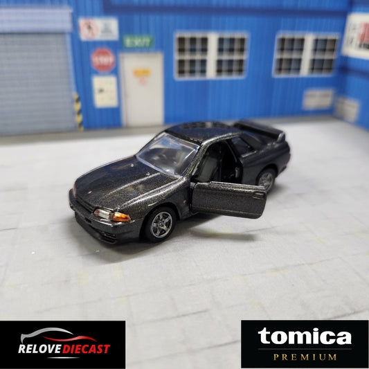 TOMICA PREMIUM - No.26 Nissan Skyline GT-R (BNR32) - 1:62 Scale