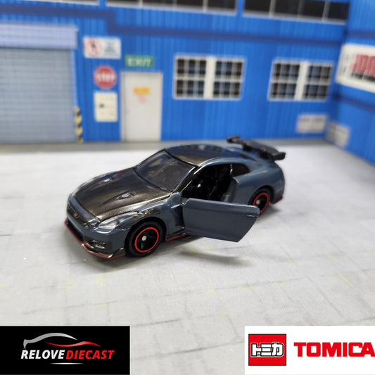 TOMICA - No.60 Nissan GT-R Nismo (R35) - Grey/Blue - 1:62 Scale