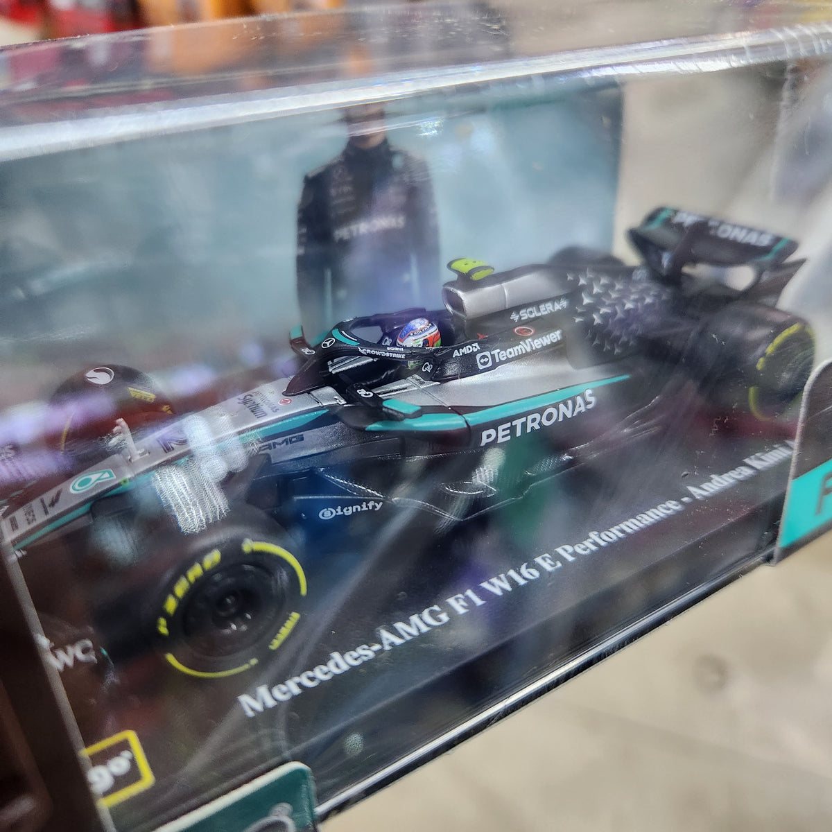 Bburago - 2025 Mercedes-AMG F1 Formula 1 Team W16 - #12 Kimi Antonelli - 1:43 Scale