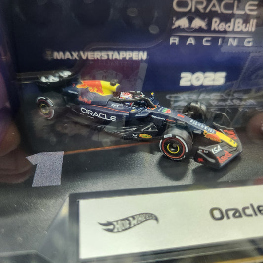 Hot Wheels Premium - 2025 Formula 1 Oracle Red Bull Racing - 2 Pack (Mix 2)