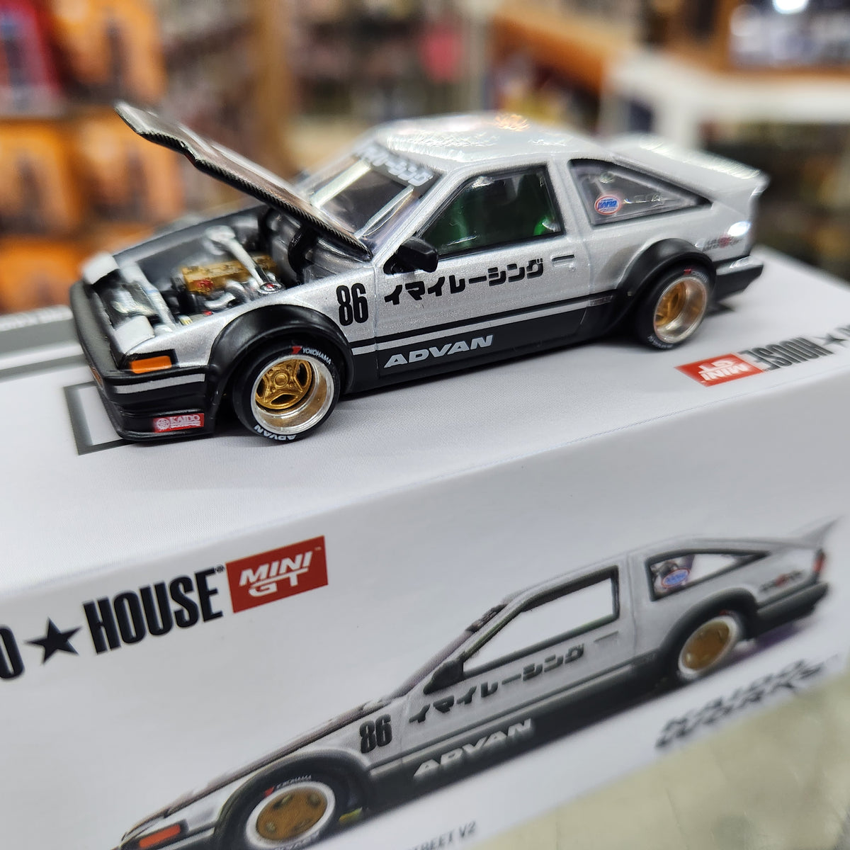 MiniGT - Toyota AE86 Sprinter Trueno Kaido Street V2 - 1:64 Scale