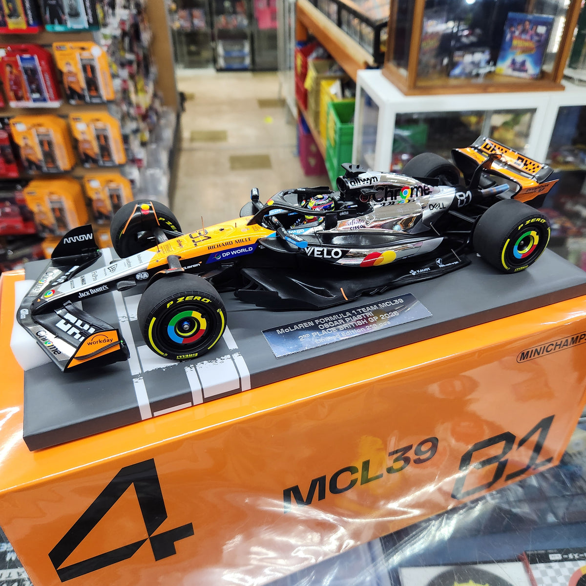 Minichamps - McLaren Formula 1 Team (MCL39) 2025 British GP 2nd Place - #81 Oscar Piastri