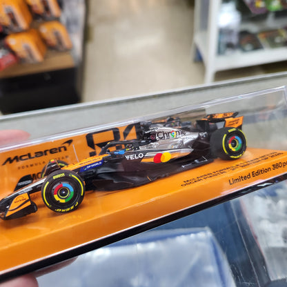Minichamps - McLaren Formula 1 Team (MCL39) 2025 British GP 2nd Place - #81 Oscar Piastri -1:43 Scale