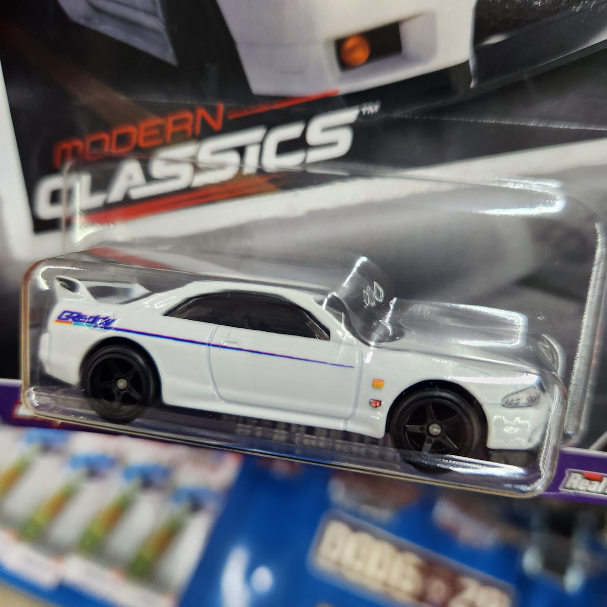 Hot Wheels Premium - Car Culture - 'Modern Classics' - Nissan Skyline GT-R (R33) - 1:64 Scale