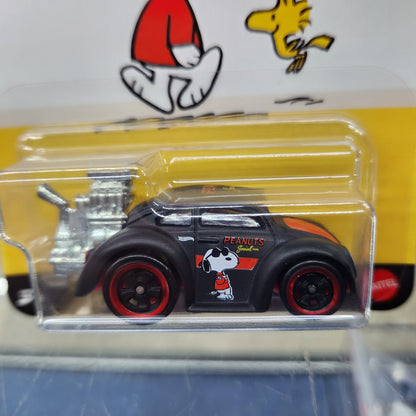Hot Wheels - Peanuts: 75th Anniversary - Volkswagen Beetle - Joe Cool