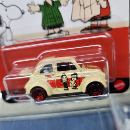 Hot Wheels - Peanuts: 75th Anniversary - 60s Fiat 500D Modificado - Peppermint Patty & Marcie