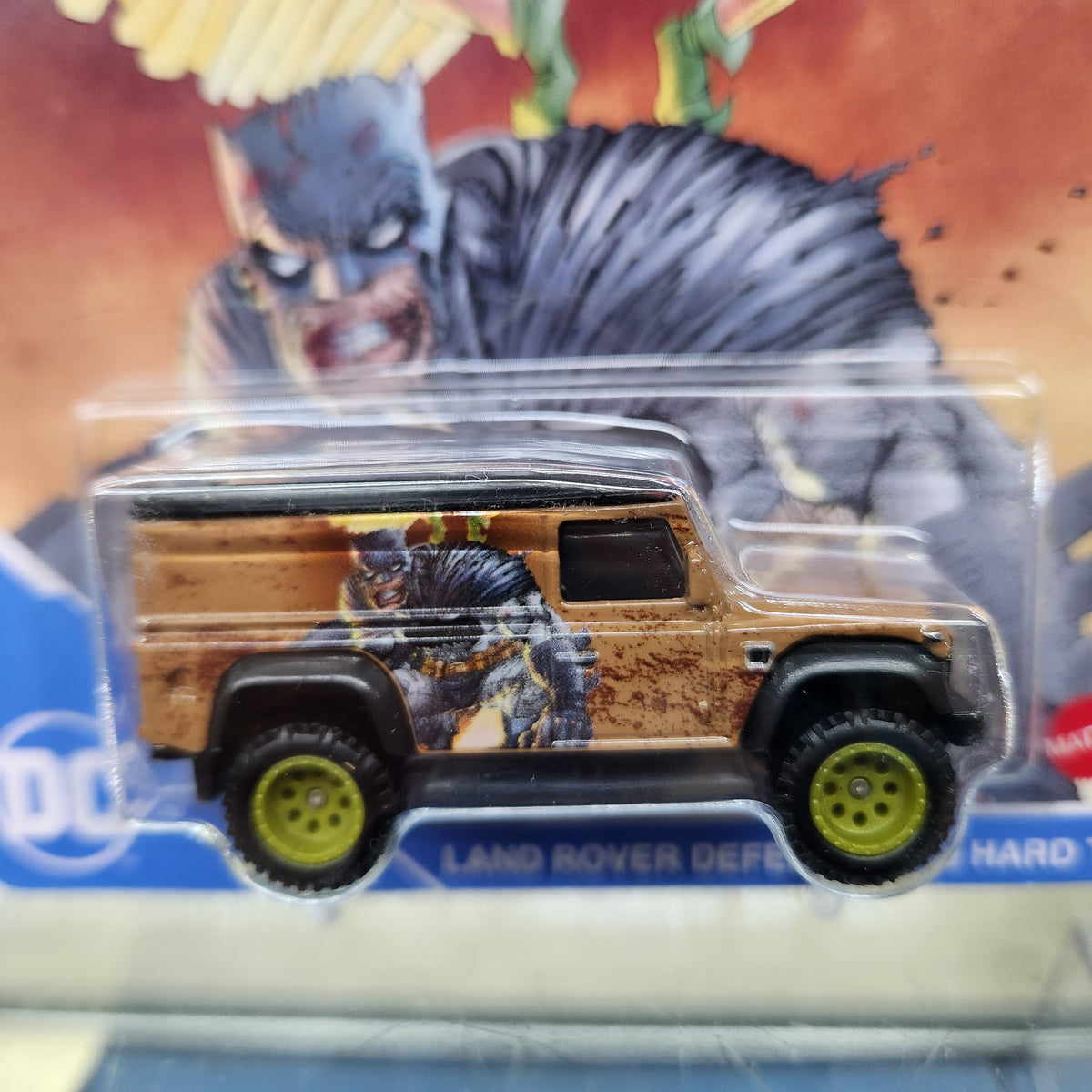 Hot Wheels Premium - Batman Series (2022 Mix 2) - Land Rover Defender 110 Hard Top