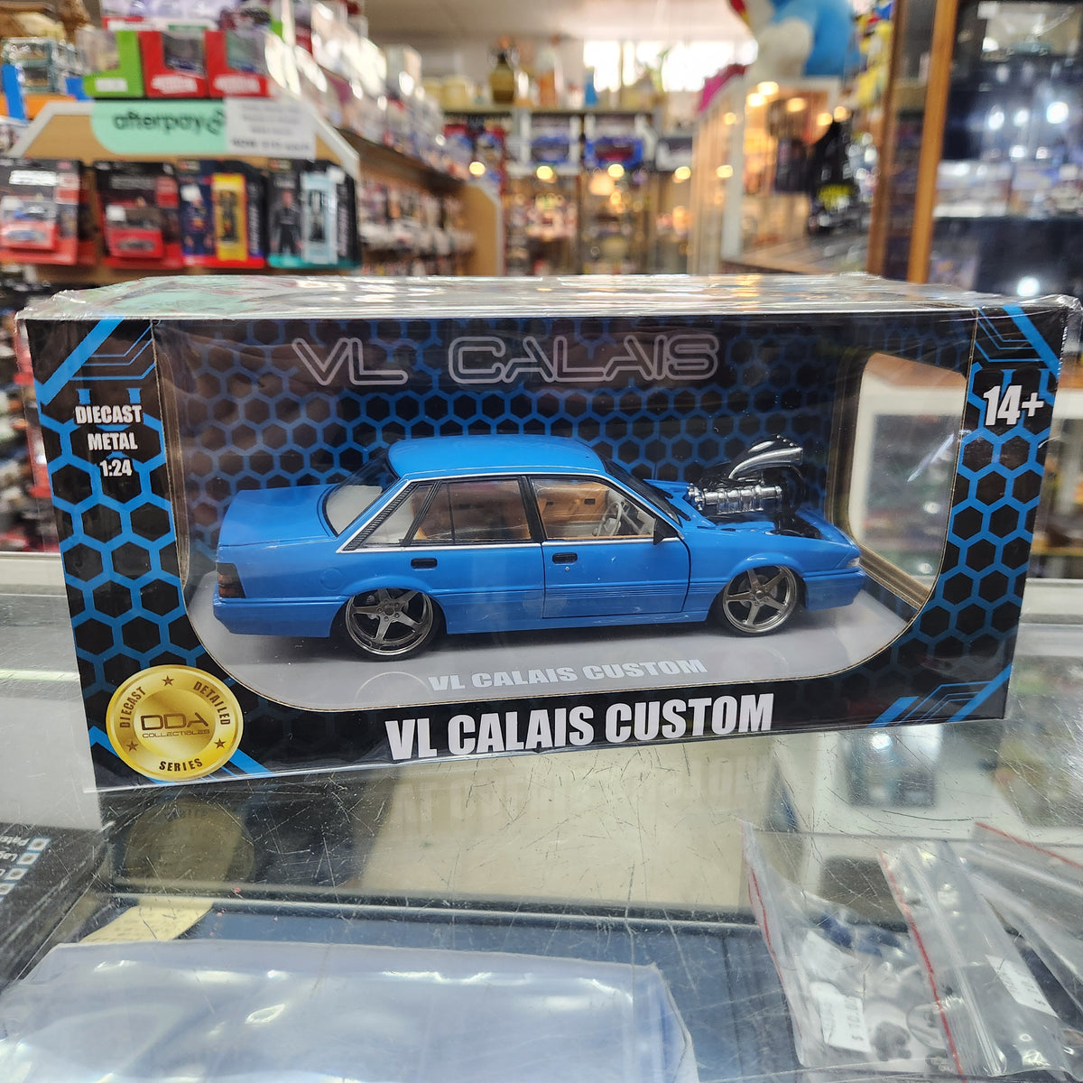 DDA - Holden VL Calais Custom (Blue) - 1:24 Scale