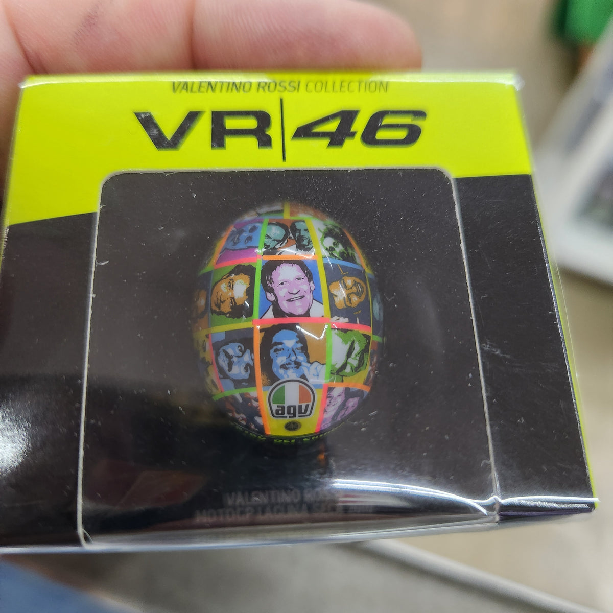 Minichamps - Valentino Rossi VR46 Helmet 'Moto GP Laguna Seca 2010' - 1:10 Scale