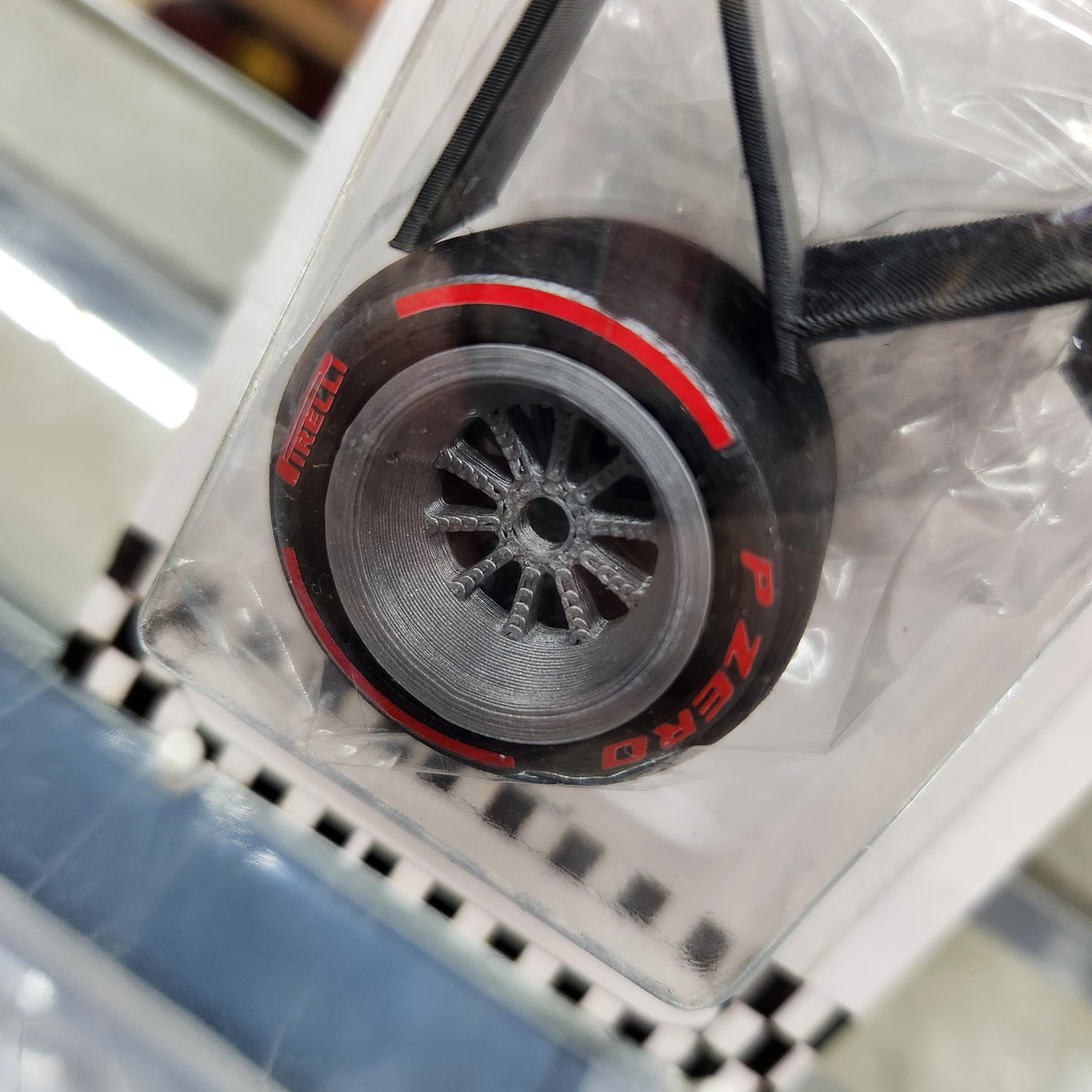 Cartrix - Replica Pirelli Formula 1 F1 Tyre 'Soft Compound/Red' - 1:18 Scale
