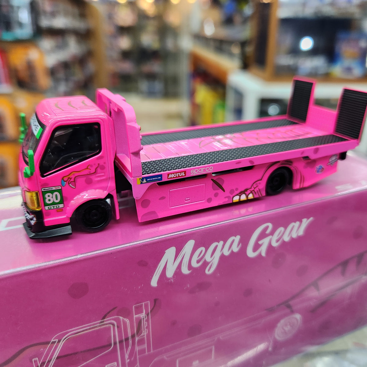 Mega Gear - Pink 'Roxy' Custom Flat Bed Tow Truck - 1:64 Scale