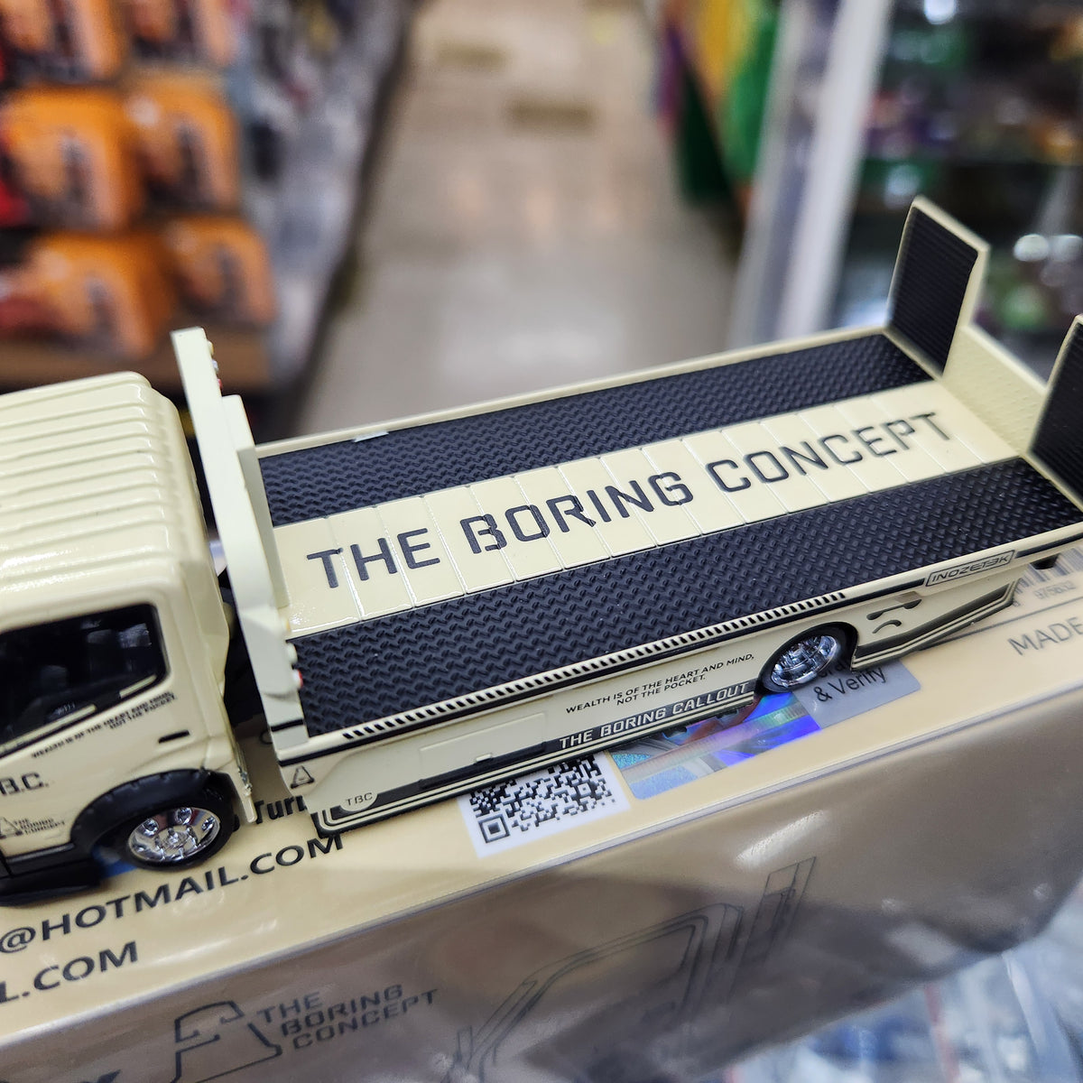 Micro Turbo - 'The Boring Concept' Custom Tow Truck - 1:64 Scale
