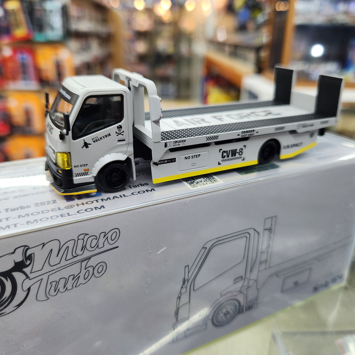 Micro Turbo - 'Air Force' Custom Tow Truck - 1:64 Scale