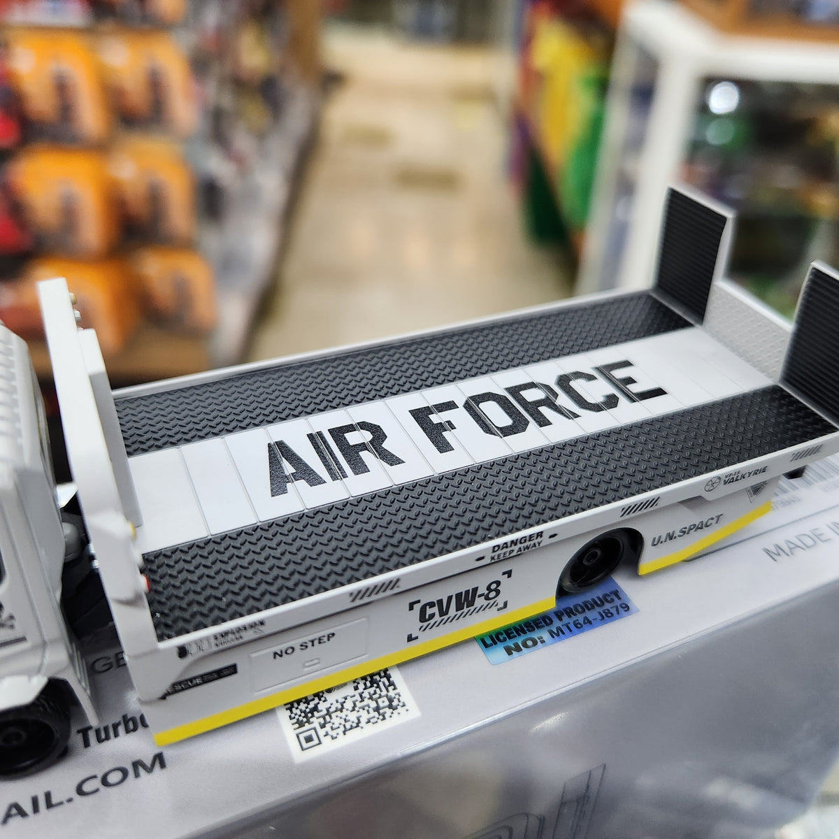 Micro Turbo - 'Air Force' Custom Tow Truck - 1:64 Scale