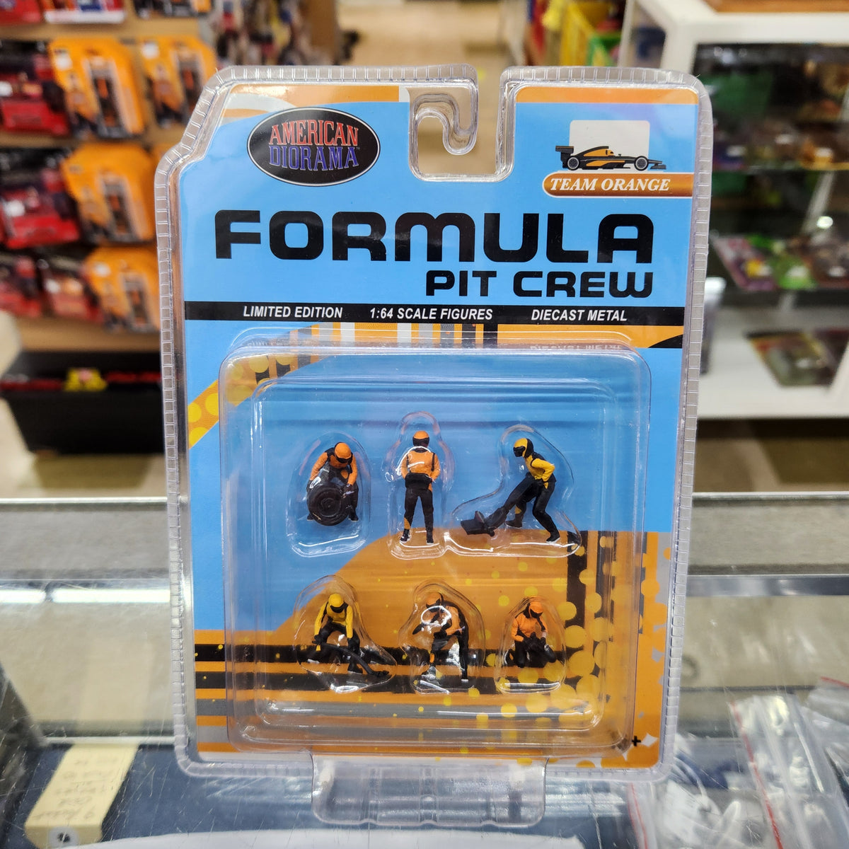 American Diorama - Formula 1 F1 Grand Prix Pit Crew - Team Orange