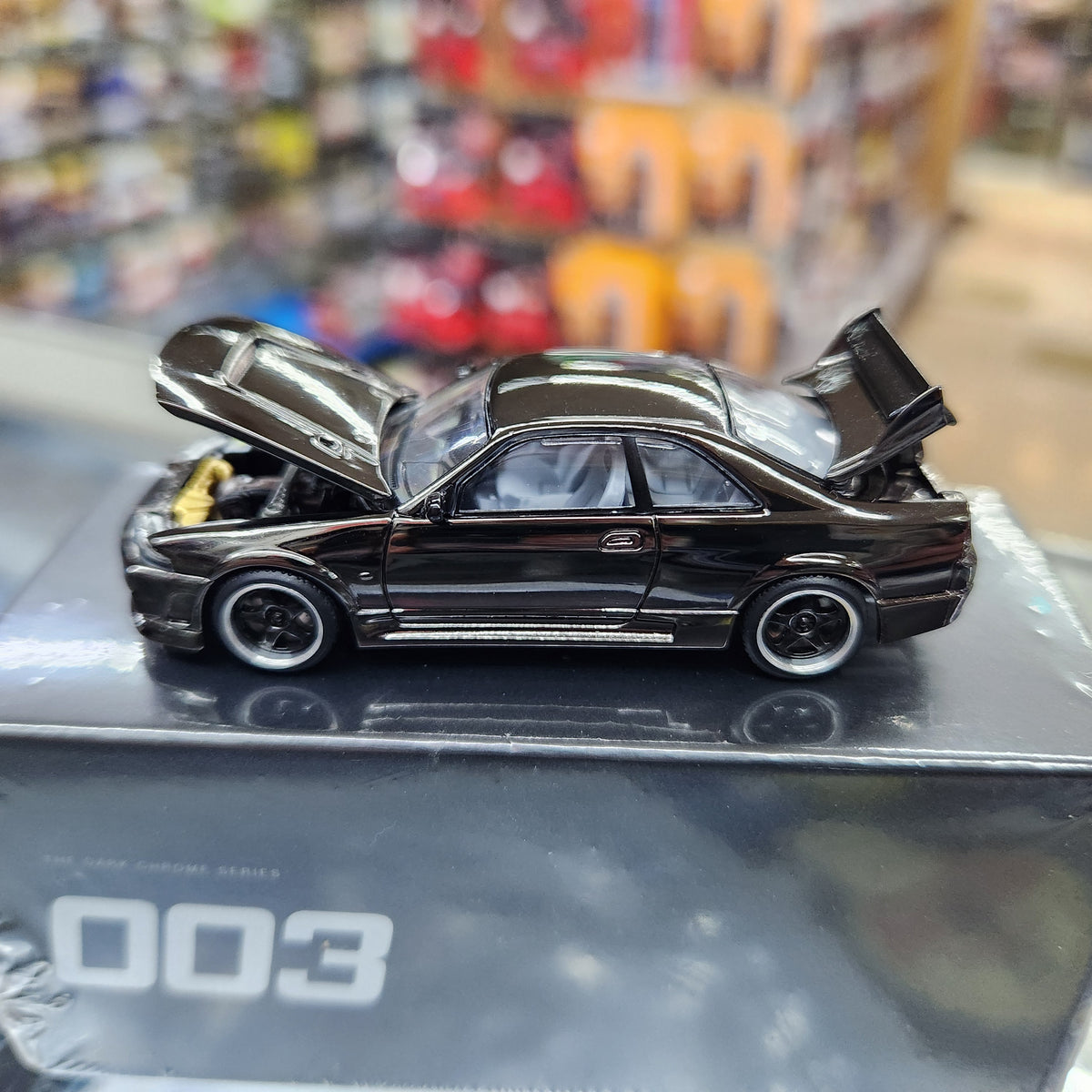 Pop Race - Nissan Skyline GT-R (R33) 'Dark Chrome Series' (Dark Chrome)