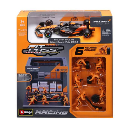 Bburago - 2024 McLaren F1 Pit Pass Playset - #81 Oscar Piastri - 1:43 Scale