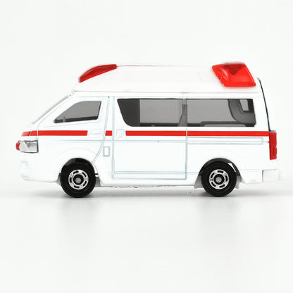 TOMICA - No.79 Toyota HiMedic Ambulance - 1:64 Scale