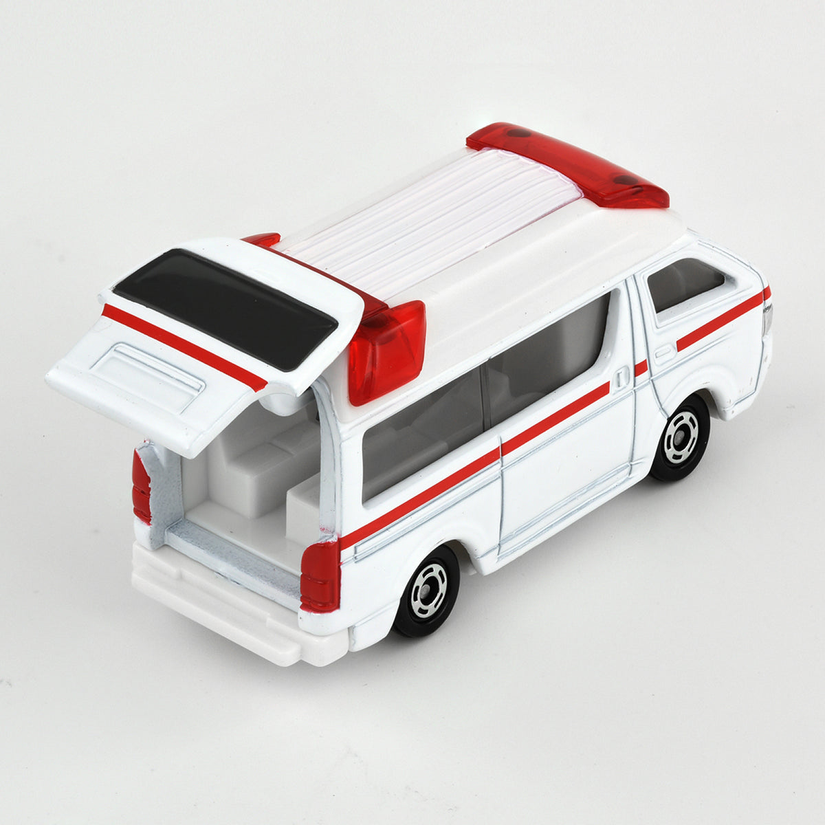 TOMICA - No.79 Toyota HiMedic Ambulance - 1:64 Scale