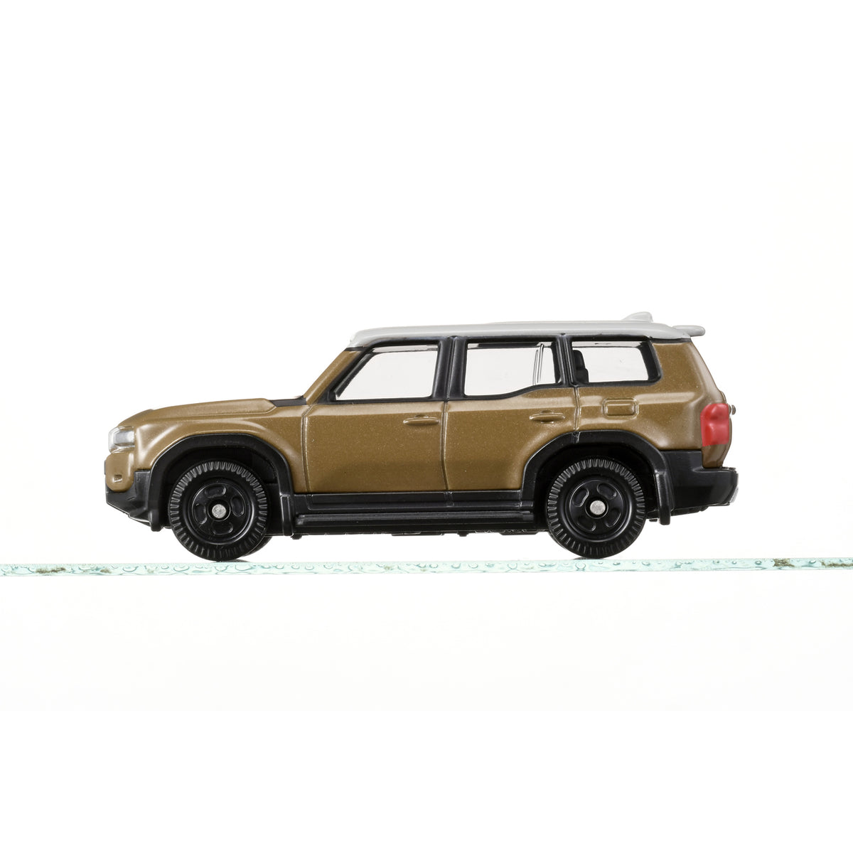 TOMICA - No.17 Toyota Land Cruiser 250 - 1:66 Scale