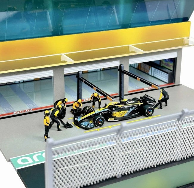 American Diorama x G-Fans - Grand Prix Paddock with Pit Crew - Team Orange