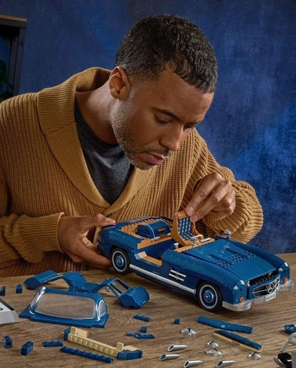 Mattel - Hot Wheels Premium  Series - Mercedes-Benz 300 SL Building Set - 1600 Pieces