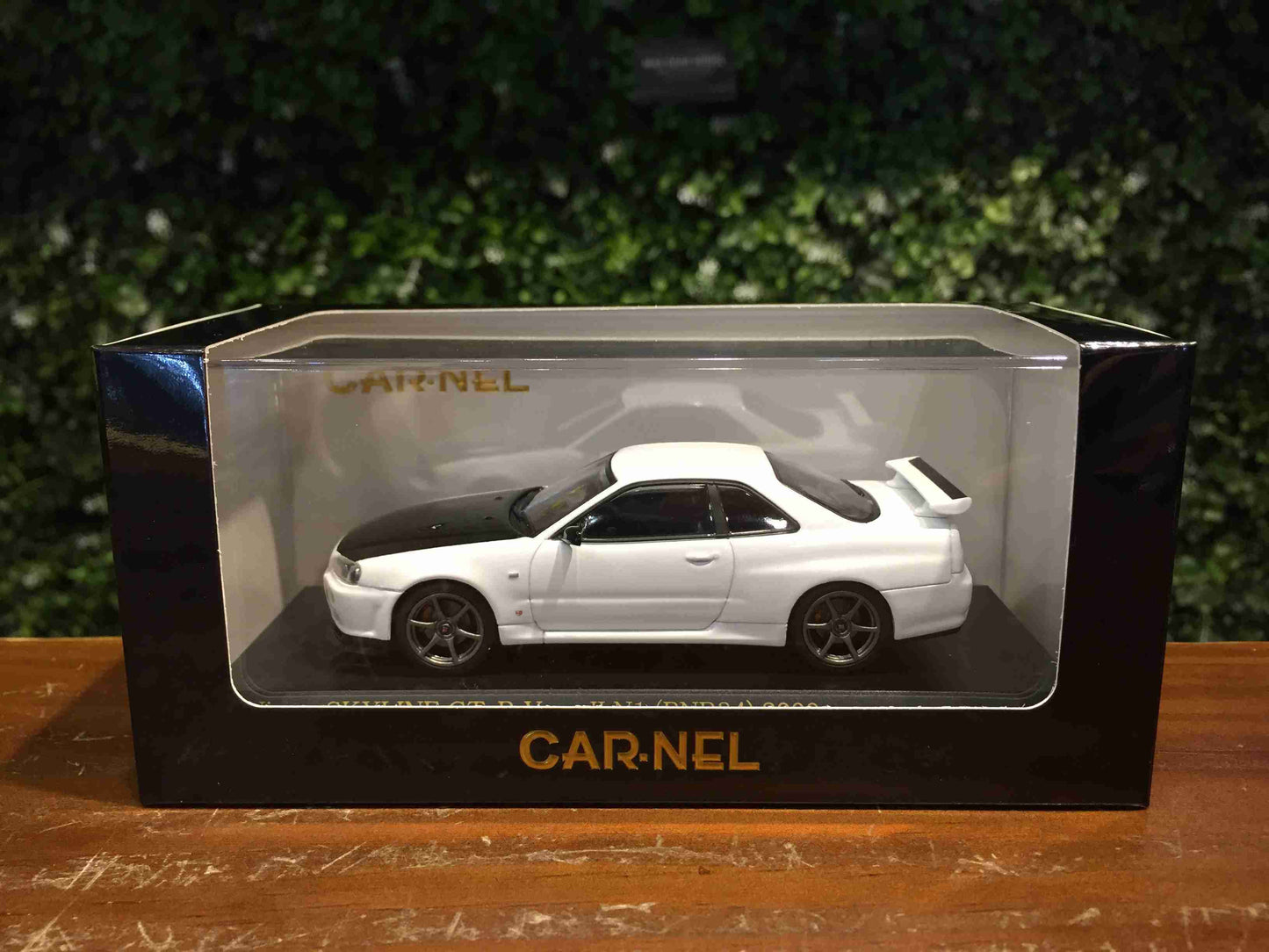 Carnel - Nissan Skyline GT-R (R34) VSpecII N1 Nur 2000 (White)- 1:43 Scale